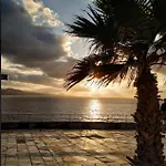 Apartment Home2book & Palmas *