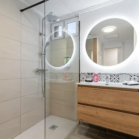 Апартаменти Home2book & Palmas